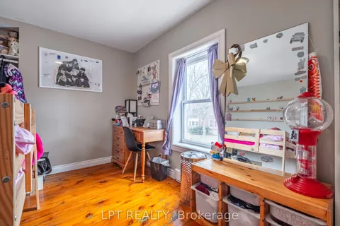 277 Brock Street, Gananoque, ON K7G 1K5