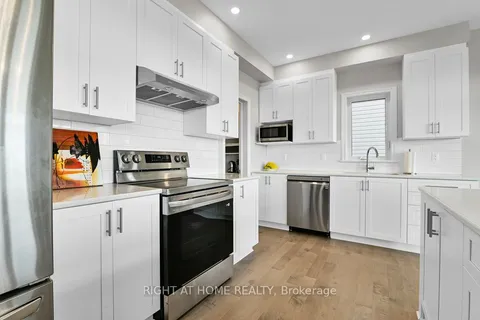 844 Snowdrop Crescent, Blossom Park - Airport and Area, ON K1T 0X7