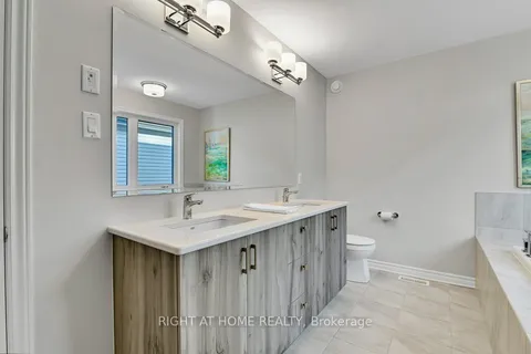 844 Snowdrop Crescent, Blossom Park - Airport and Area, ON K1T 0X7