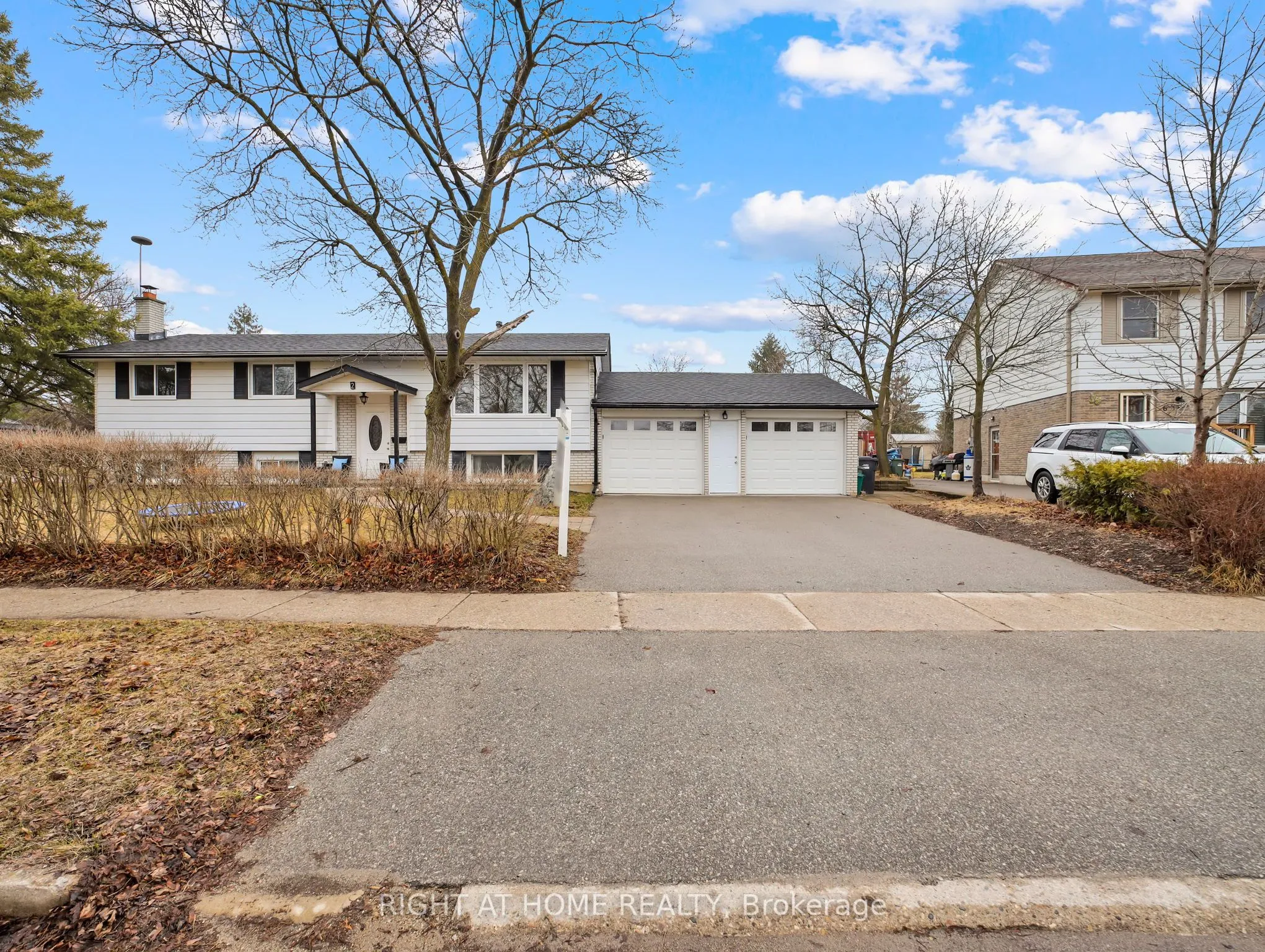 2 CHARTWELL CRES N/A, Guelph, ON N1G 2T7