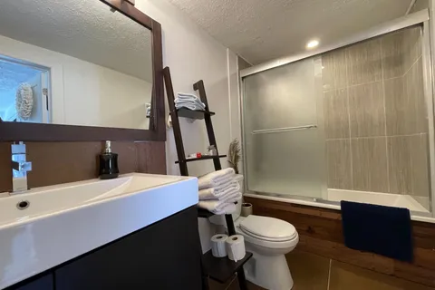 6068 Drummond Road, Niagara Falls, ON L2G 4M2