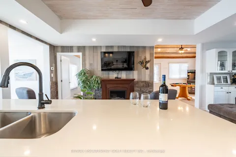 2094 LAKESHORE Road, Haldimand, ON N1A 2W8