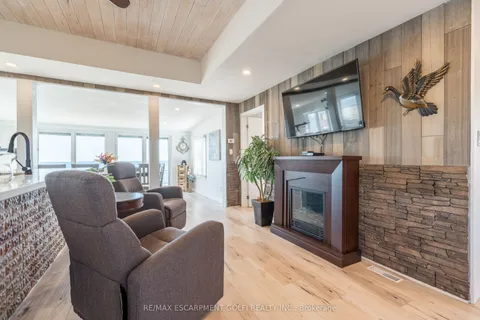 2094 LAKESHORE Road, Haldimand, ON N1A 2W8