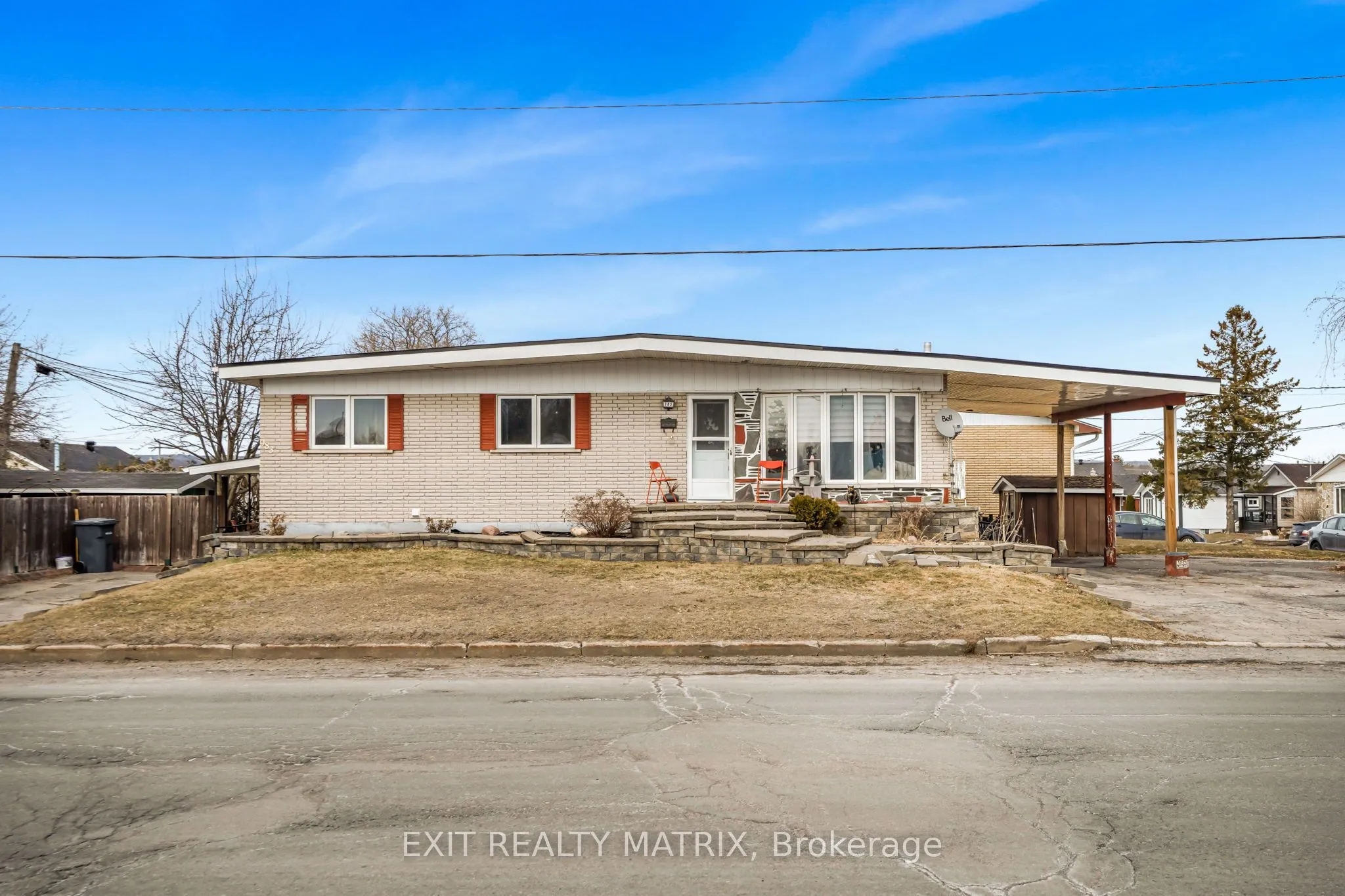 983-985-987 Aberdeen Street, Hawkesbury, ON K6A 2X9