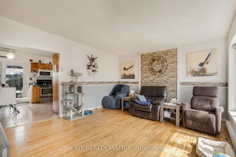 983-985-987 Aberdeen Street, Hawkesbury, ON K6A 2X9