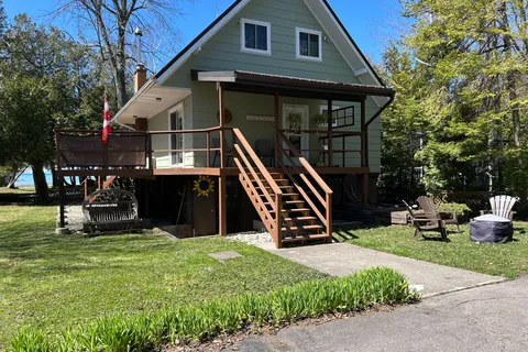135 Huron Road, Huron-Kinloss, ON N2Z 2X3