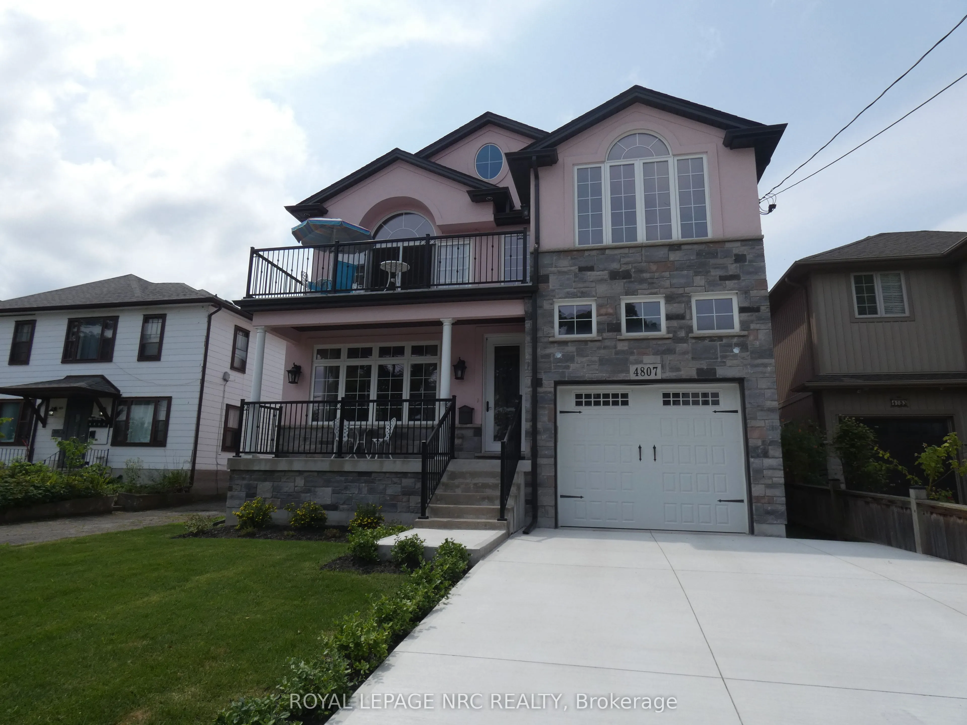 4807 Zimmerman Avenue, Niagara Falls, ON L2E 3N1