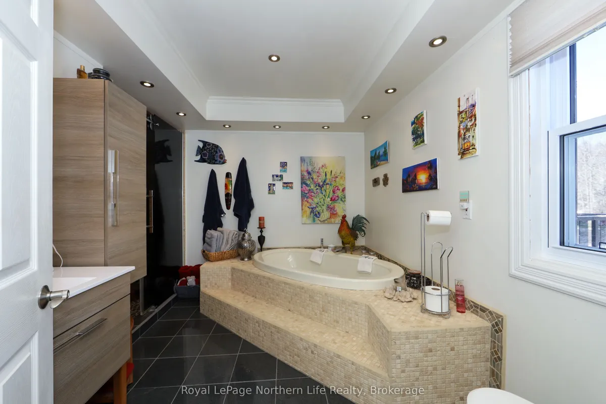 33 WHITE BEAR Court, Temagami, ON P0H 2H0