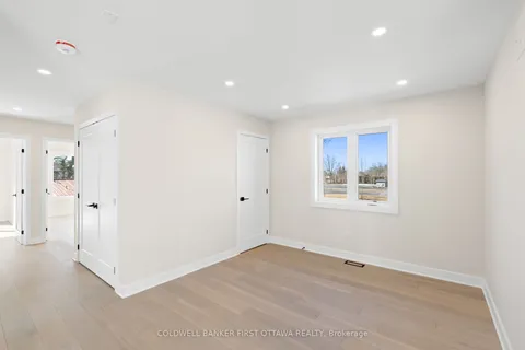 279 Enclave Walk, Orleans - Convent Glen and Area, ON K1W 0J5