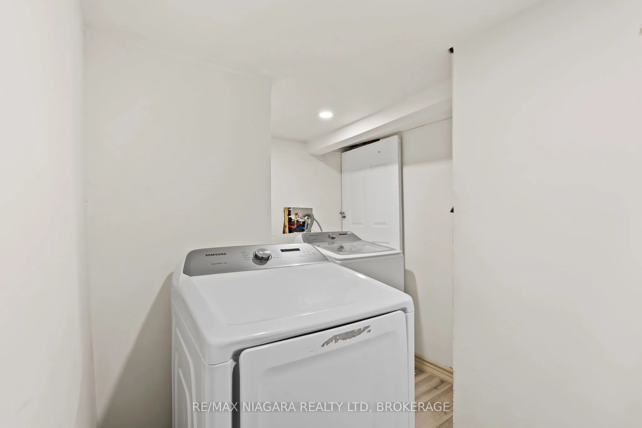 12 Nickel Street, Port Colborne, ON L3K 1A9