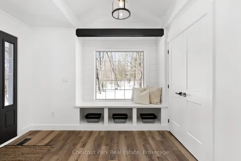 16 CLIFFORD Street, Seguin, ON P0C 1J0