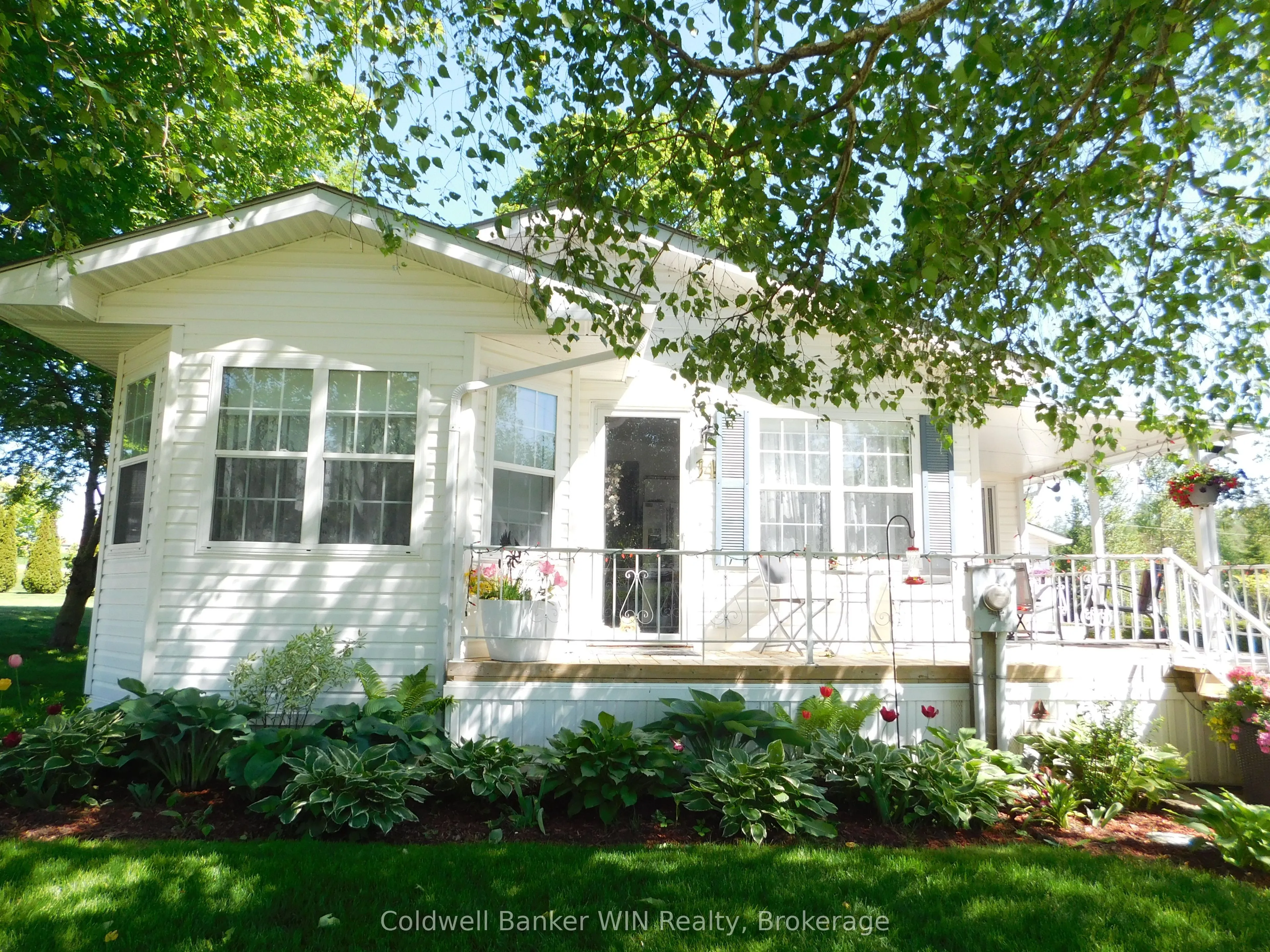 14 Grand Vista Drive, Wellington North, ON N0G 2L0