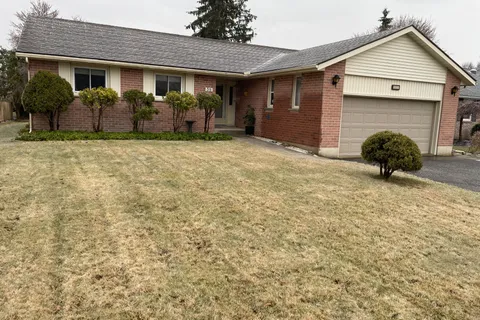 38 Adams Avenue, Tillsonburg, ON N4G 5B3
