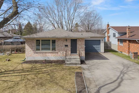 8015 Michael Street, Niagara Falls, ON L2H 2B6