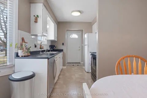 8015 Michael Street, Niagara Falls, ON L2H 2B6