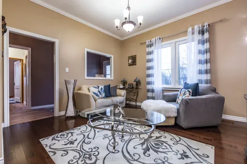 1545 Brock Road, Hamilton, ON L9H 5E4