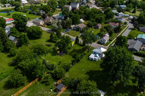 16 Squires Street, Prince Edward County, ON K0K 1T0