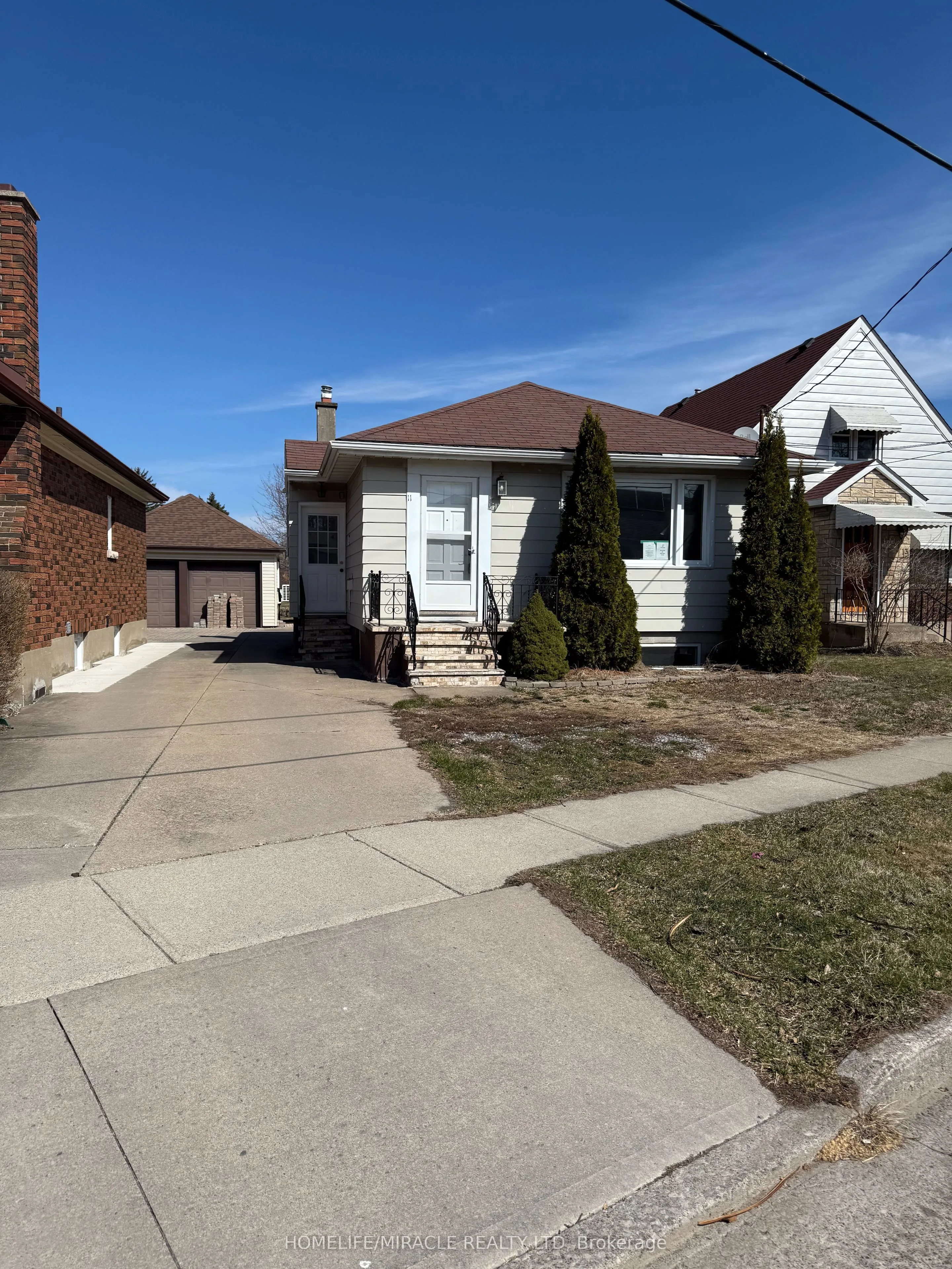 11 Garnet Street, St. Catharines, ON L2M 5E6