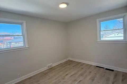 11 Garnet Street, St. Catharines, ON L2M 5E6