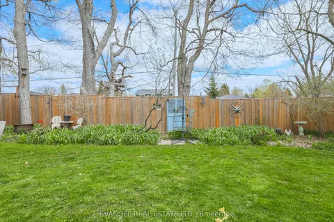 10 Wood Court, Kawartha Lakes, ON K9V 6J4