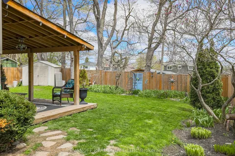 10 Wood Court, Kawartha Lakes, ON K9V 6J4