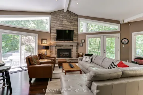 4 FRANCES Crescent, South Huron, ON N0M 1T0