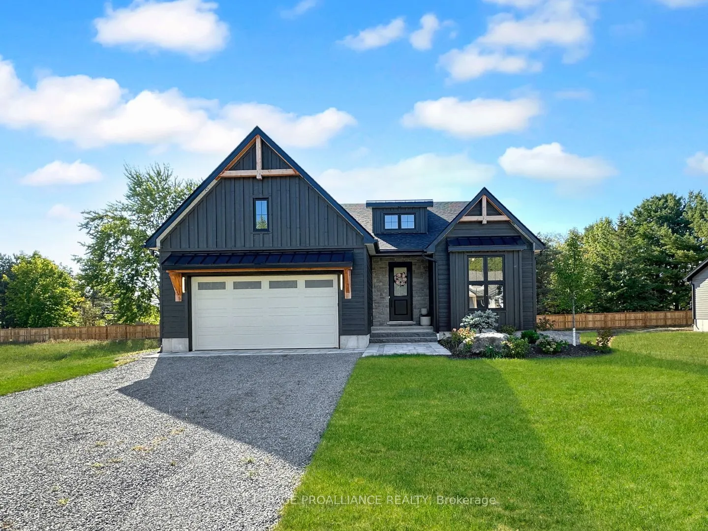 37 Deerview Drive, Quinte West, ON K8V 5P4