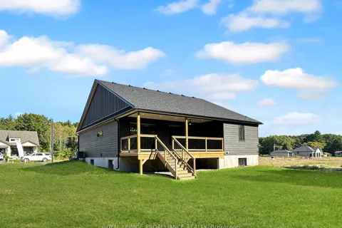 37 Deerview Drive, Quinte West, ON K8V 5P4