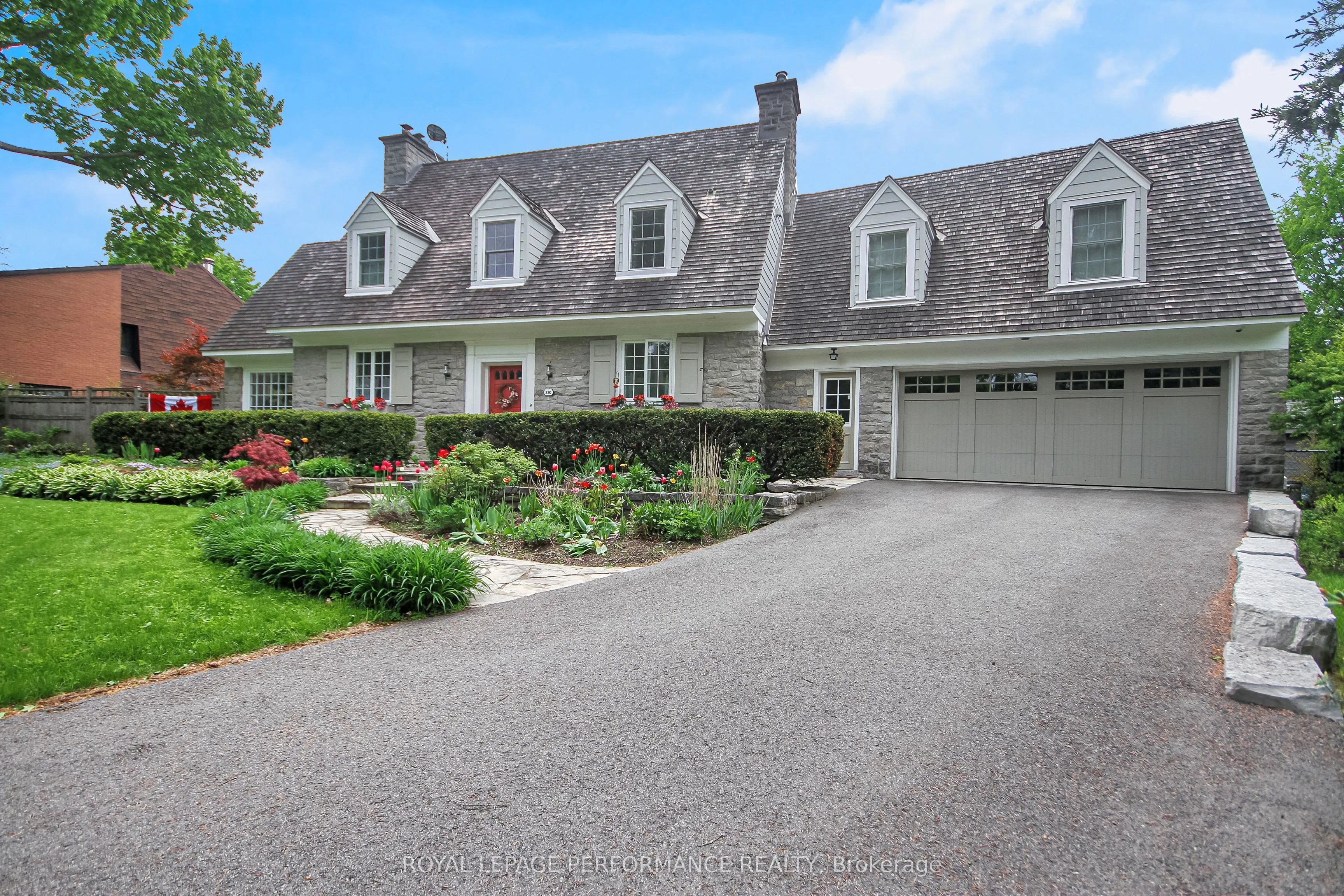 550 Piccadilly Avenue, Tunneys Pasture and Ottawa West, ON K1Y 0J1