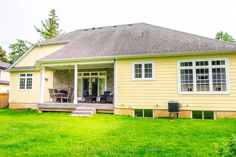157 Terrence Park Drive, Hamilton, ON L9G 1C6