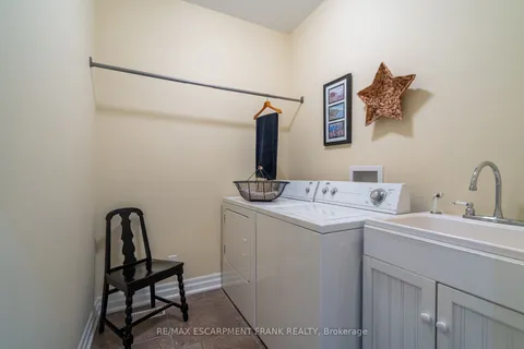 157 Terrence Park Drive, Hamilton, ON L9G 1C6