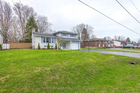 800 Ferndale Avenue, Fort Erie, ON L2A 5E2