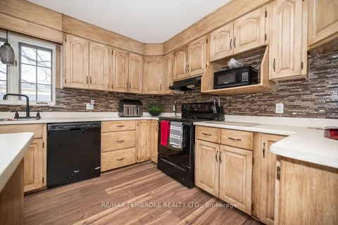 590 Boundary Road, Laurentian Valley, ON K8A 6M6