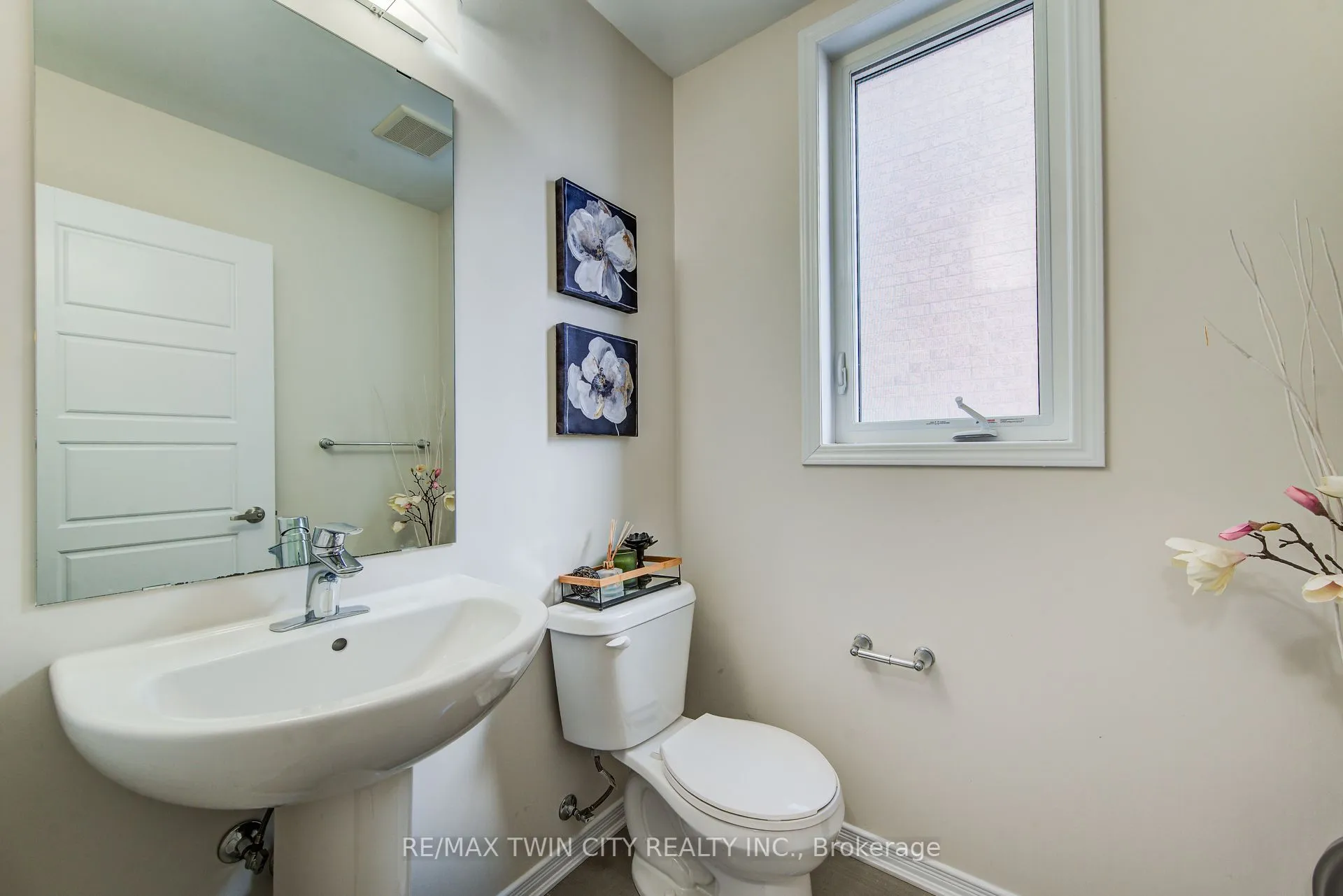 293 Dolman Street, Woolwich, ON N0B 1M0