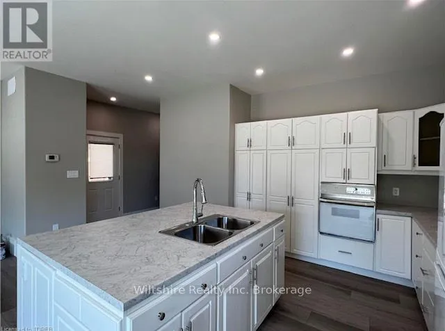 407 Main Street, ON N0J 1X0