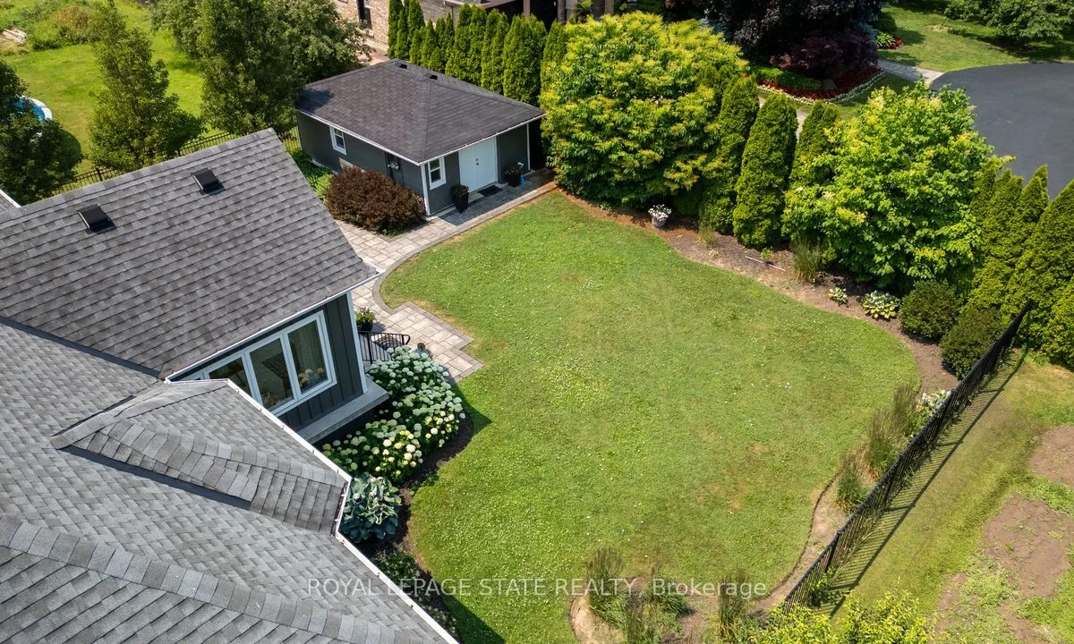 211 Lewis Road, Hamilton, ON L8E 5G7