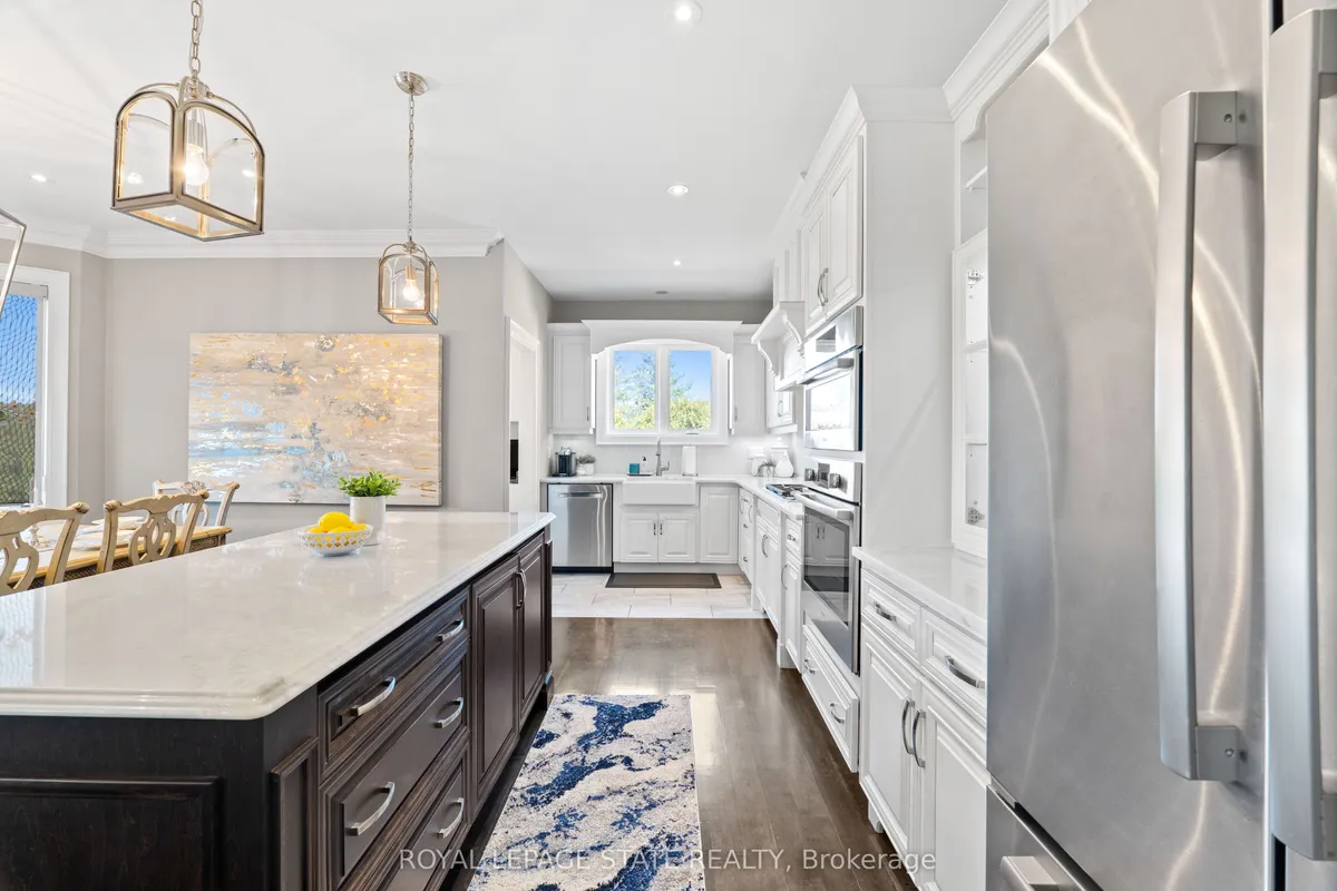 211 Lewis Road, Hamilton, ON L8E 5G7