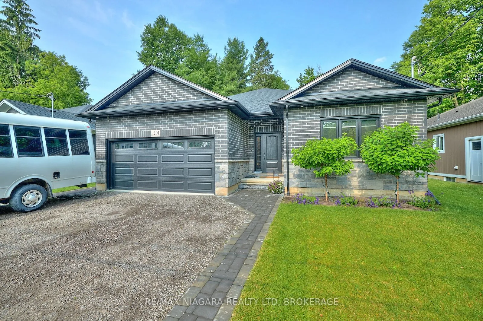 201 Pleasant Avenue, Fort Erie, ON L0S 1N0