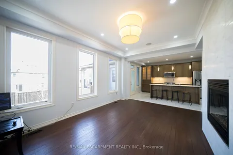 306 Blackburn Drive, Brantford, ON N3T 0G1