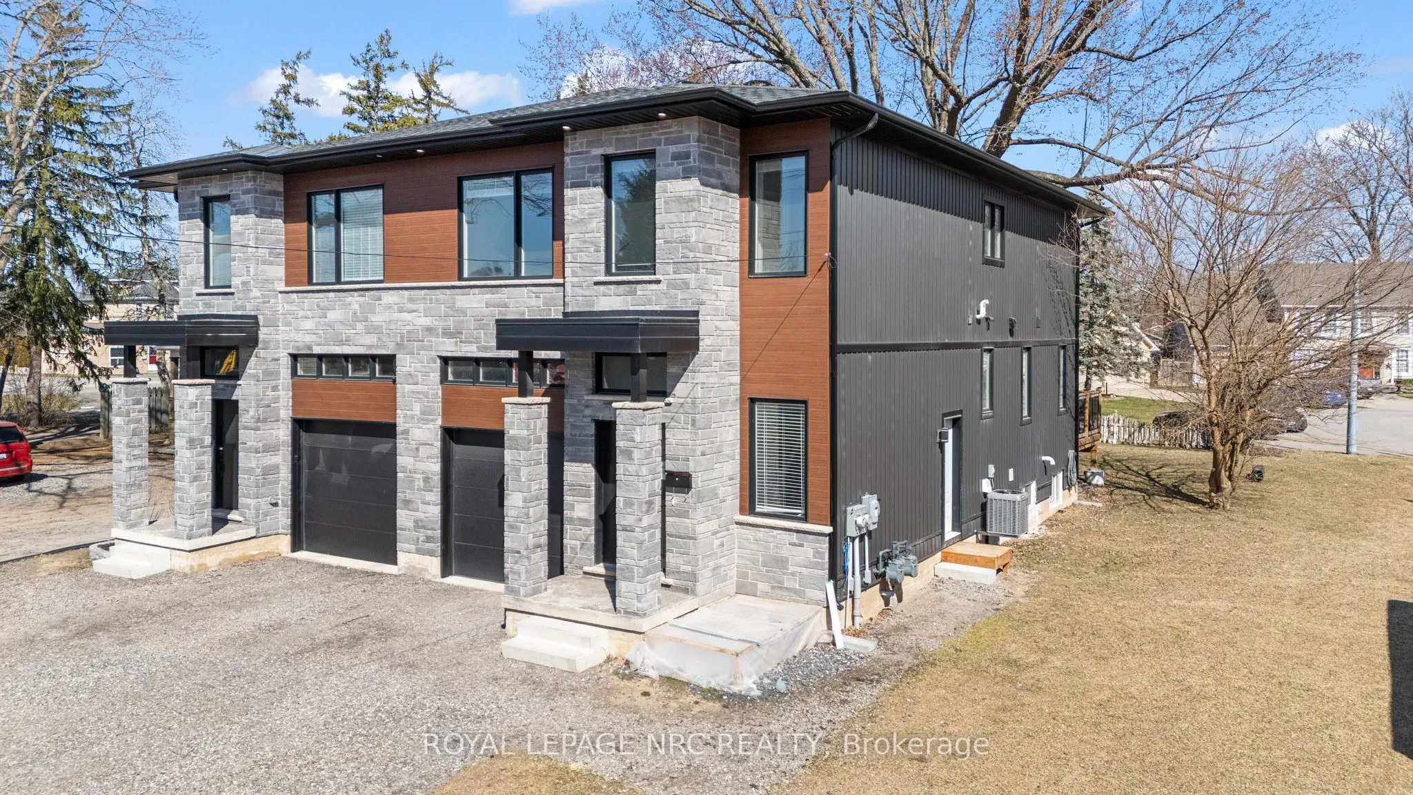 668 Quaker Road, Welland, ON L3C 3H2