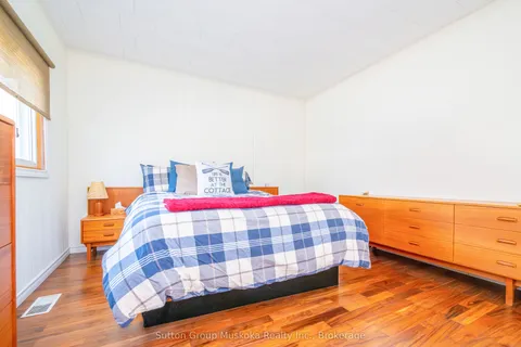 562&568 East Waseosa Lake Rd Road, Huntsville, ON P1H 2J4