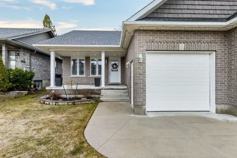 109 Ruby's Crescent, Wellington North, ON N0G 2L2