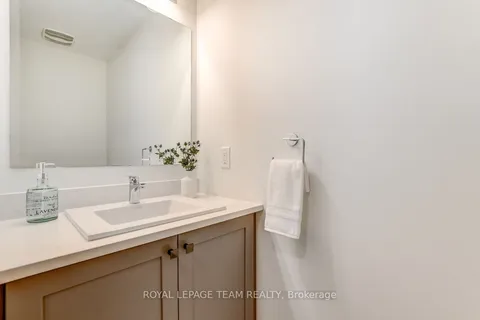 218 CALVINGTON Avenue, Kanata, ON K2T 0P8