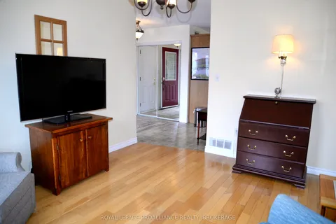 752 Tanner Drive, Kingston, ON K7M 9G7