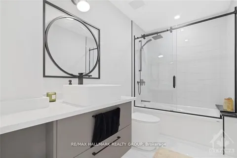 185 CARLETON Avenue, Tunneys Pasture and Ottawa West, ON K1Y 0J5