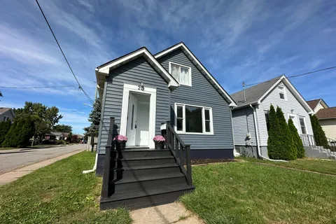 23 St Patrick Street, St. Catharines, ON L2R 1J8