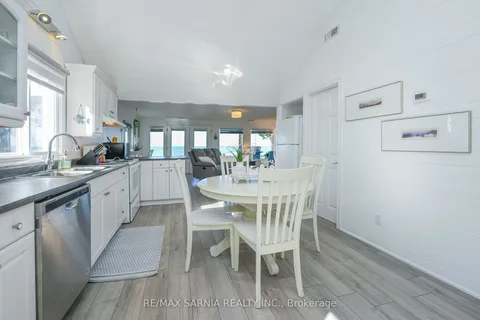 5322 Broadview Avenue, Lambton Shores, ON N0N 1J7