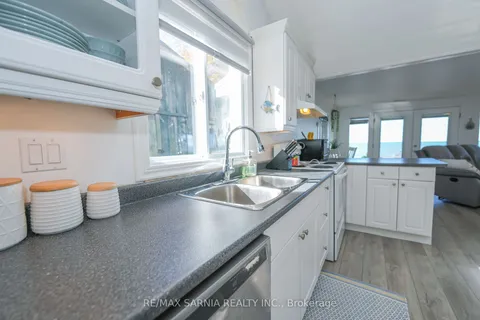 5322 Broadview Avenue, Lambton Shores, ON N0N 1J7