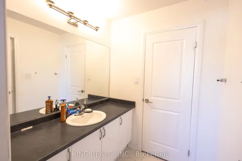 8 JENNER Drive, Brantford, ON N3L 0L3