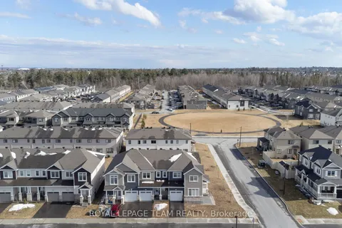 741 Derreen Avenue, Stittsville - Munster - Richmond, ON K1S 2Y9